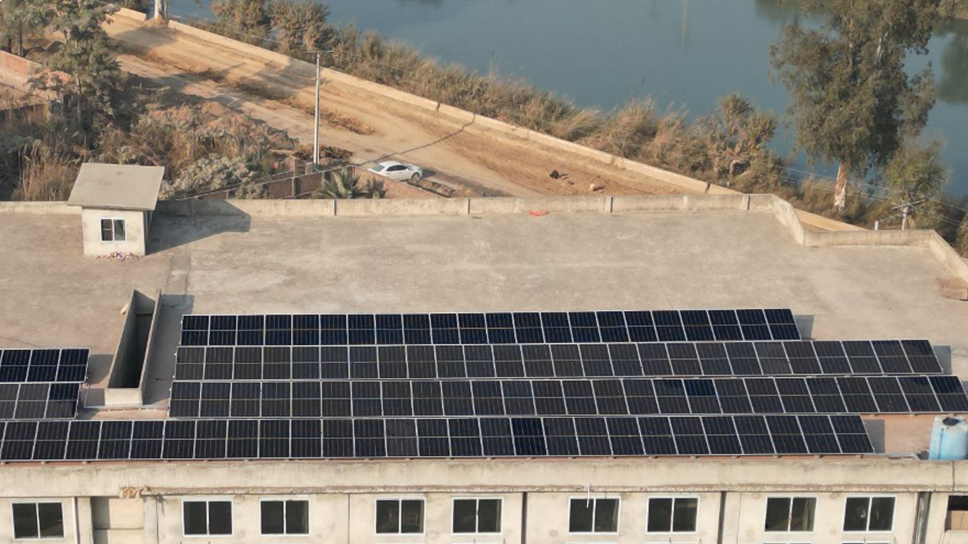 Commercial solar array on an office roof in Lahore